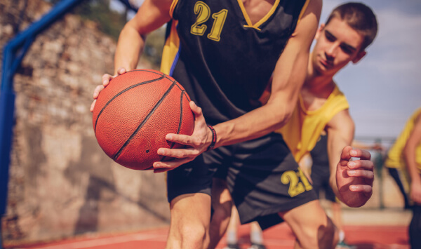 How to prevent and deal with Basketball injuries